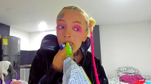 barbara anal squirt  online show from 03/10/25, 06:38