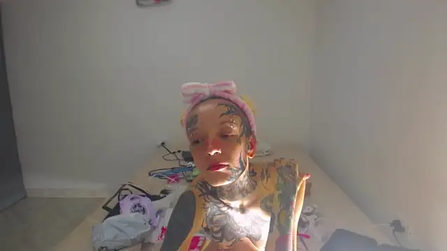 barbara anal squirt  online show from 04/30/26, 10:47