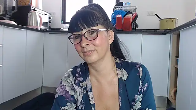 HellenLatin online show from 05/31/26, 06:42