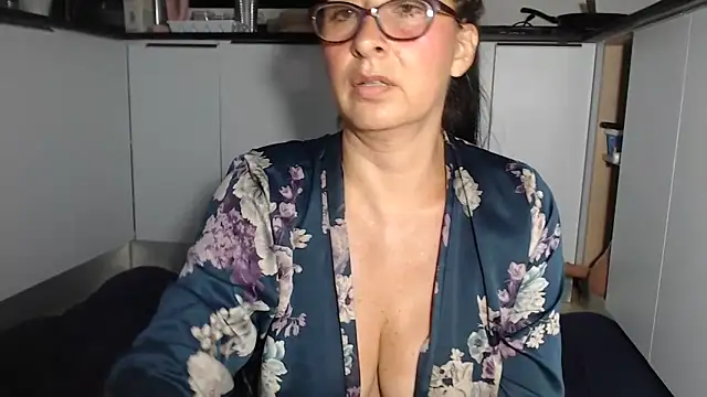 HellenLatin online show from 06/20/26, 04:26