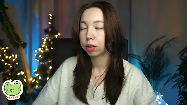 Snapshot of Sarah_Son chatting on 12/24/24, 05:38 Sarah Son online show from 12/24/24, 05:38