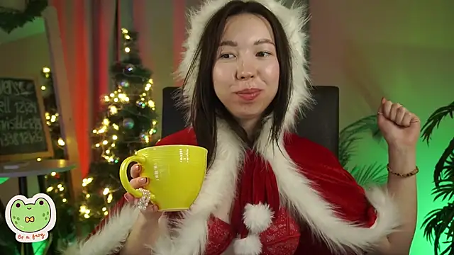 Snapshot of Sarah_Son chatting on 12/31/24, 08:26 Sarah Son online show from 12/31/24, 08:26