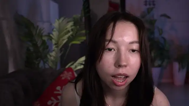 Snapshot of Sarah_Son chatting on 01/19/25, 09:33 Sarah Son online show from 01/19/25, 09:33