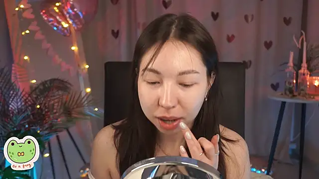 Snapshot of Sarah_Son chatting on 02/17/25, 05:36 Sarah Son online show from 02/17/25, 05:36