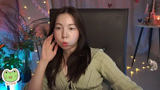 Snapshot of Sarah_Son chatting on 02/18/25, 08:38 Sarah Son online show from 02/18/25, 08:38