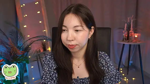 Snapshot of Sarah_Son chatting on 02/22/25, 05:23 Sarah Son online show from 02/22/25, 05:23