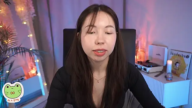 Snapshot of Sarah_Son chatting on 02/27/25, 08:50 Sarah Son online show from 02/27/25, 08:50