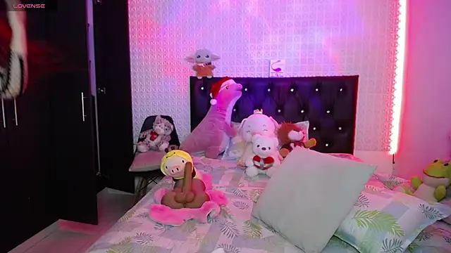 redgirlofficial online show from 12/27/24, 11:53