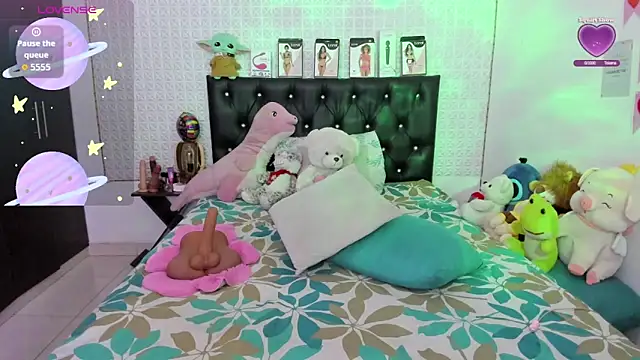 redgirlofficial online show from 09/26/25, 03:54