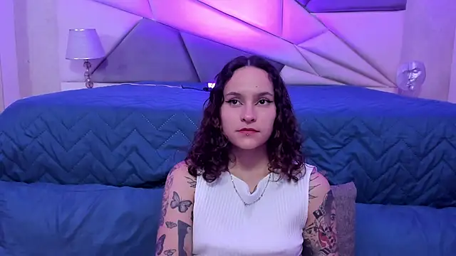 AnnyThompson  online show from 01/06/25, 01:09