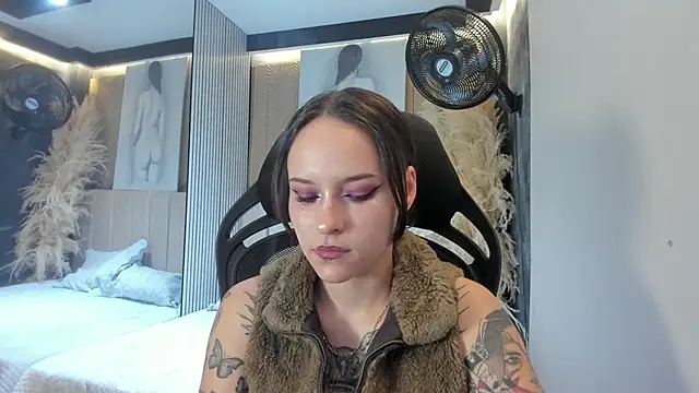 Snapshot of AnnyThompson_ chatting on 03/27/26, 10:53 AnnyThompson online show from 03/27/26, 10:53