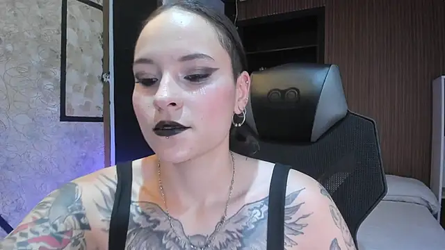 Snapshot of AnnyThompson_ chatting on 04/06/26, 10:00 AnnyThompson online show from 04/06/26, 10:00