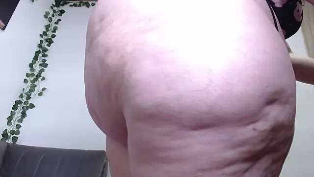 Zoe Curvy online show from 02/25/25, 02:22