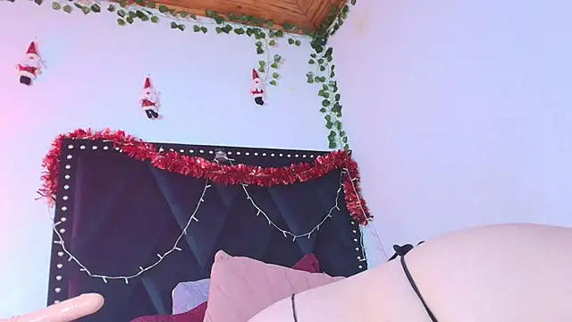 Zoe Curvy online show from 12/17/25, 01:28