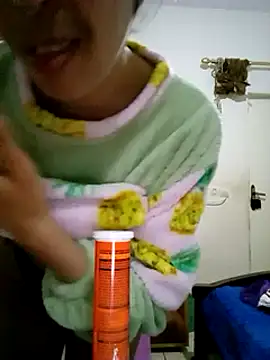 Snapshot of altinya chatting on 03/14/25, 12:21 altinya online show from 03/14/25, 12:21