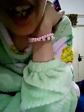 Snapshot of altinya chatting on 03/16/25, 12:34 altinya online show from 03/16/25, 12:34