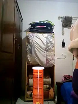 Snapshot of altinya chatting on 03/20/25, 03:58 altinya online show from 03/20/25, 03:58