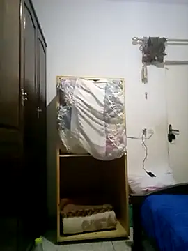 Snapshot of altinya chatting on 03/21/25, 02:28 altinya online show from 03/21/25, 02:28