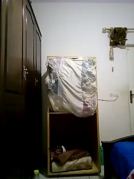 Snapshot of altinya chatting on 03/22/25, 09:53 altinya online show from 03/22/25, 09:53