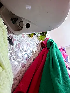 Snapshot of altinya chatting on 10/06/25, 12:35 altinya online show from 10/06/25, 12:35