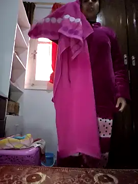 Snapshot of altinya chatting on 12/01/25, 02:11 altinya online show from 12/01/25, 02:11