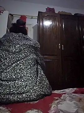 Snapshot of altinya chatting on 12/17/25, 08:26 altinya online show from 12/17/25, 08:26