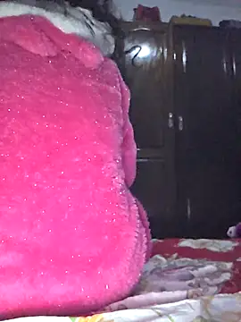 Snapshot of altinya chatting on 12/21/25, 05:31 altinya online show from 12/21/25, 05:31