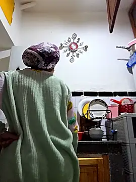 Snapshot of altinya chatting on 01/08/26, 10:23 altinya online show from 01/08/26, 10:23