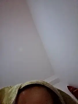 Snapshot of altinya chatting on 01/13/26, 12:21 altinya online show from 01/13/26, 12:21