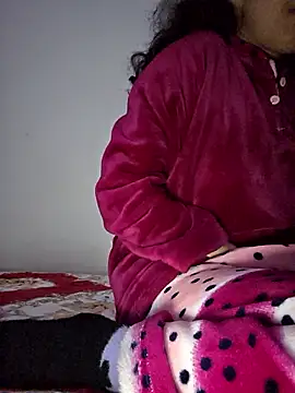 Snapshot of altinya chatting on 01/15/26, 01:32 altinya online show from 01/15/26, 01:32