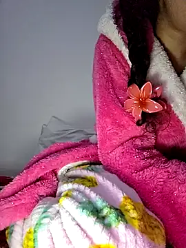 Snapshot of altinya chatting on 01/19/26, 06:28 altinya online show from 01/19/26, 06:28