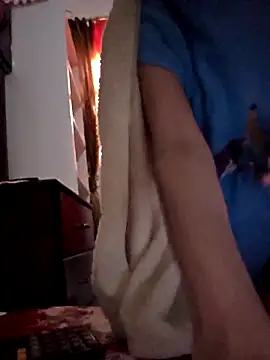 Snapshot of altinya chatting on 03/17/26, 11:24 altinya online show from 03/17/26, 11:24