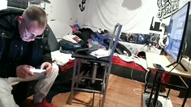 Snapshot of lukasdie chatting on 05/17/26, 12:52 lukasdie online show from 05/17/26, 12:52