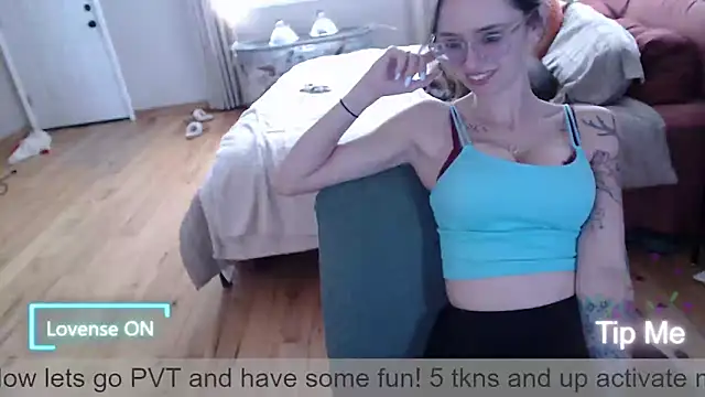 Plantbabeee online show from 03/18/26, 06:00