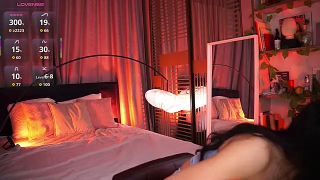 LunaNight online show from 11/09/25, 08:40