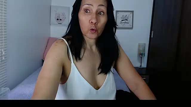 Maira B online show from 03/16/26, 05:39