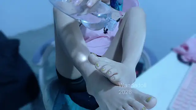 Snapshot of WandaDoll chatting on 05/25/26, 12:22 WandaDoll online show from 05/25/26, 12:22