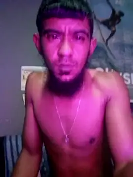 Snapshot of Upstigerlo chatting on 12/04/25, 06:49 Upstigerlo online show from 12/04/25, 06:49