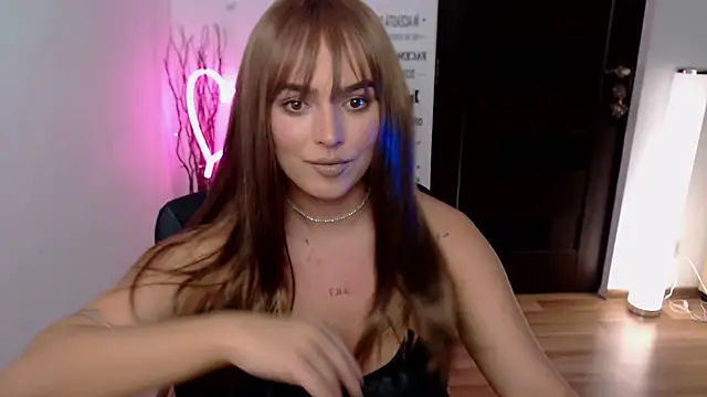 Snapshot of ChloeJewel1 chatting on 11/28/25, 12:41 ChloeJewel1 online show from 11/28/25, 12:41