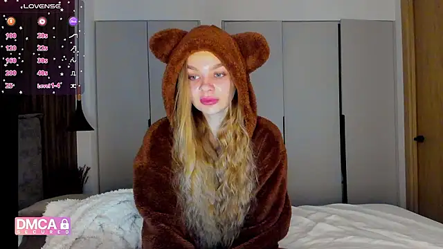 Snapshot of Molly_sweetie chatting on 12/17/25, 07:36 Molly sweetie online show from 12/17/25, 07:36