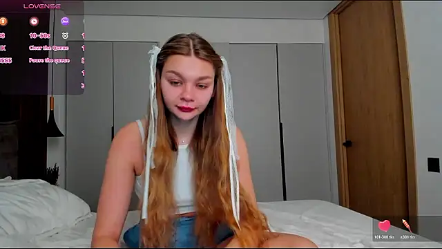 Snapshot of Molly_sweetie chatting on 02/19/26, 08:32 Molly sweetie online show from 02/19/26, 08:32