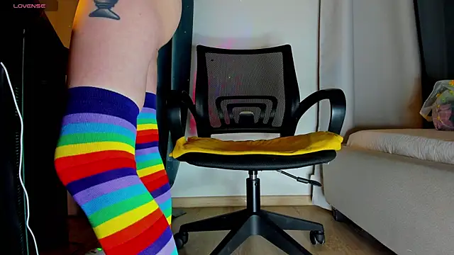 HunnyWifey online show from 11/23/25, 08:52