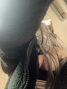 Nikatsu online show from 05/21/26, 01:45