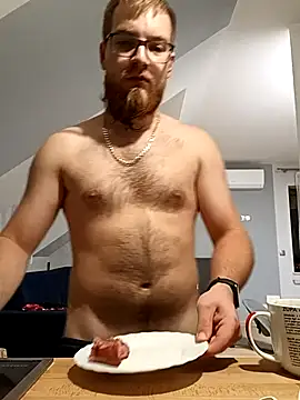 Sweet bear69 online show from 09/16/25, 07:15