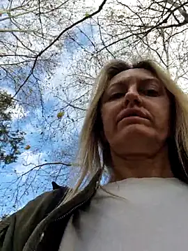 Miss    Mia  online show from 11/22/25, 08:46