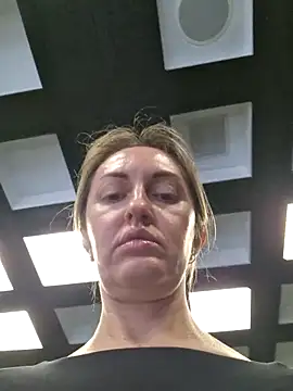 Miss    Mia  online show from 02/21/26, 09:43