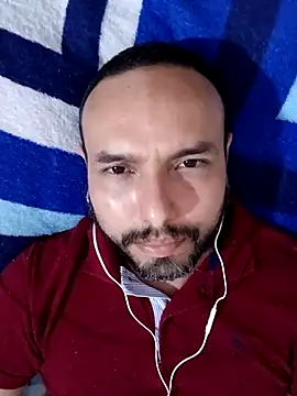 Snapshot of ElSunEagle chatting on 12/12/24, 05:10 ElSunEagle online show from 12/12/24, 05:10