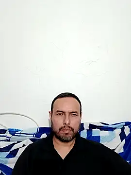Snapshot of ElSunEagle chatting on 10/05/25, 03:49 ElSunEagle online show from 10/05/25, 03:49