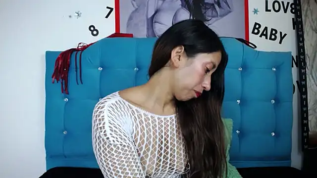 sweet skylove  online show from 12/22/25, 04:48