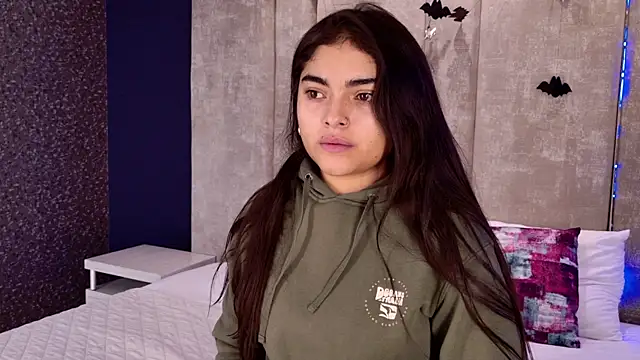 GiselOrtiz online show from 10/26/25, 10:21